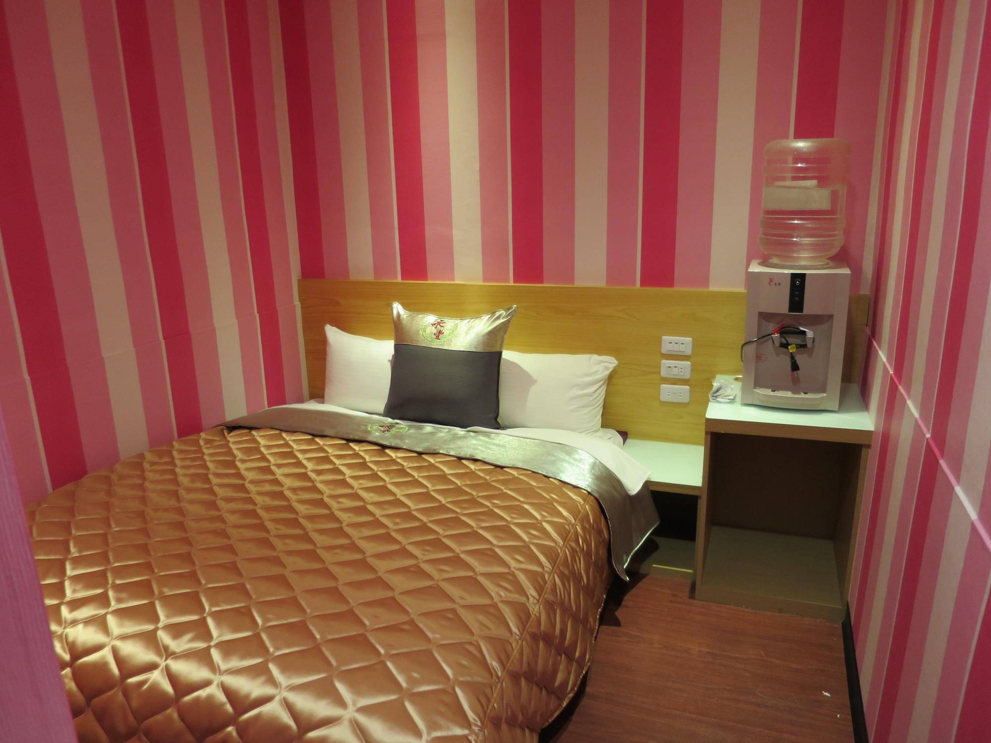 Yung Feng Hotel Keelung Zewnętrze zdjęcie